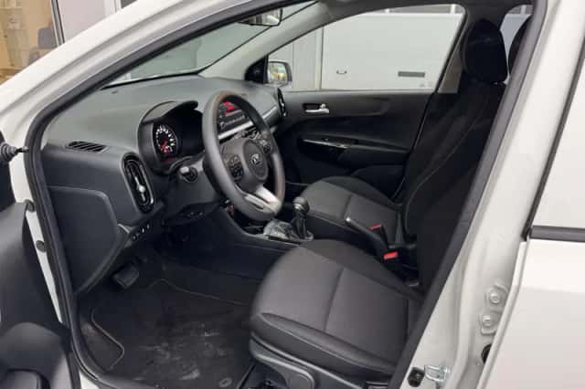 Kia Picanto (2021) thumbnail 8
