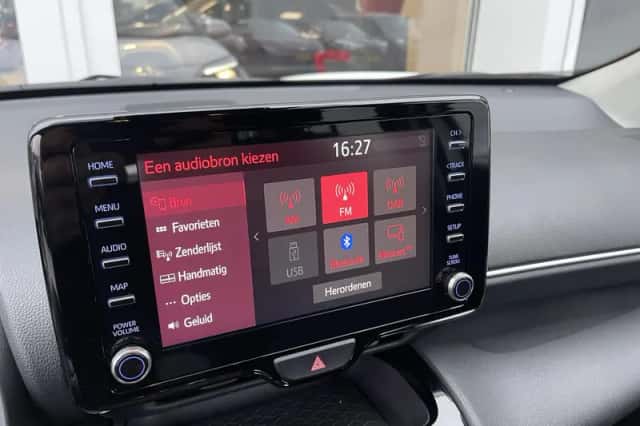 Toyota Yaris Cross (2024) thumbnail 16