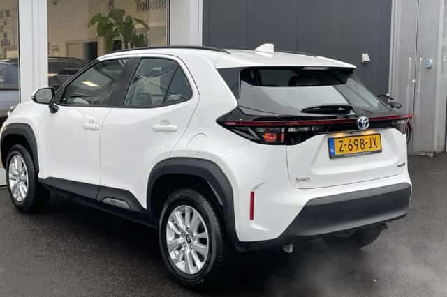 Toyota Yaris Cross (2024) thumbnail 3