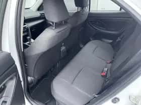 Toyota Yaris Cross (2024) thumbnail 23