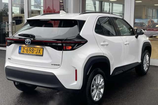 Toyota Yaris Cross (2024) thumbnail 4