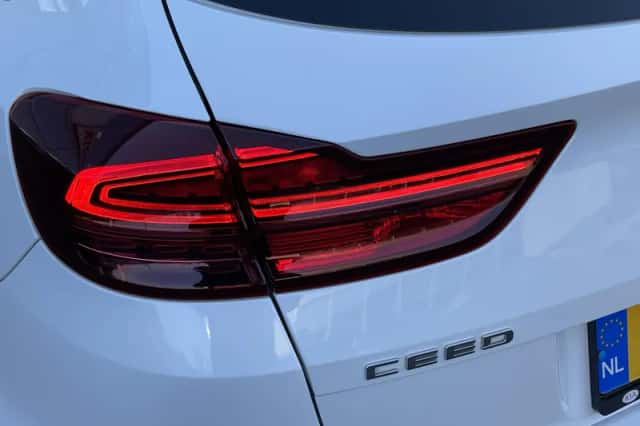 Kia Ceed Sportswagon (2021) thumbnail 9