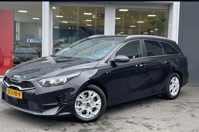 Kia Ceed Sportswagon (2024) thumbnail 1