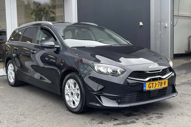 Kia Ceed Sportswagon (2024) thumbnail 2