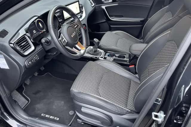 Kia Ceed Sportswagon (2024) thumbnail 13
