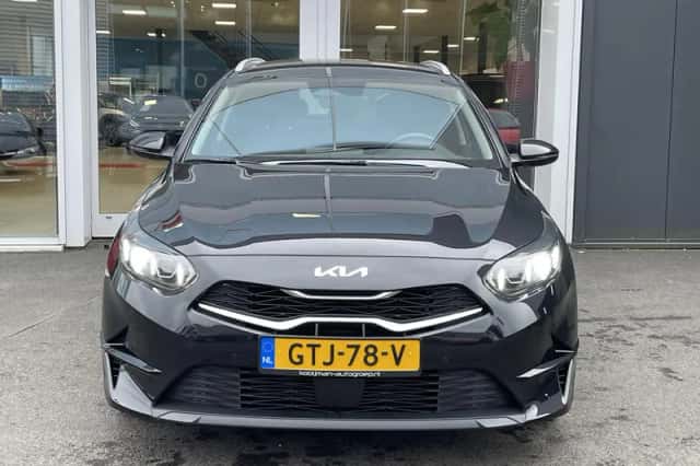 Kia Ceed Sportswagon (2024) thumbnail 4