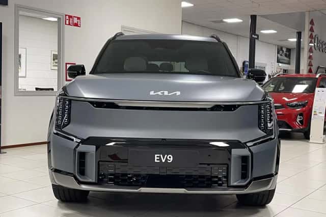 Kia EV9 (2026) thumbnail 3