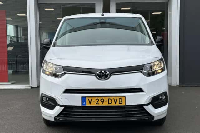 Toyota Proace (2024) thumbnail 3