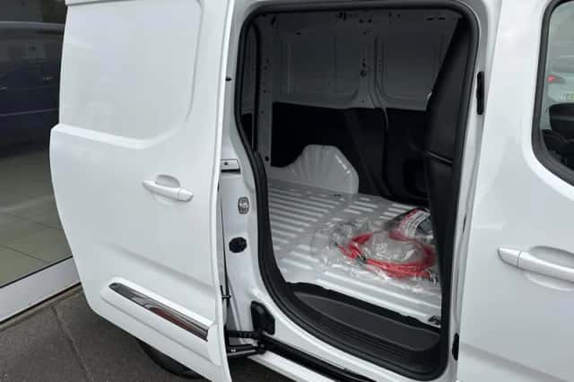 Toyota Proace (2024) thumbnail 9