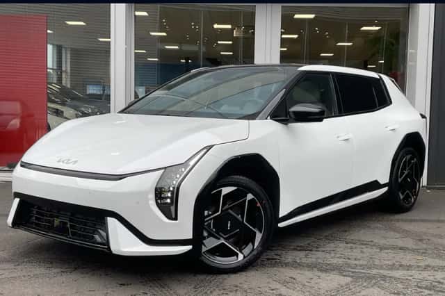 Kia EV4 (2026) thumbnail 1