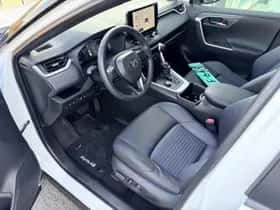 Toyota RAV4 (2025) thumbnail 11