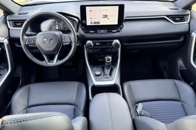 Toyota RAV4 (2025) thumbnail 13