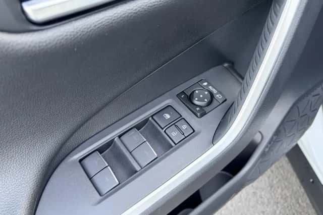 Toyota RAV4 (2025) thumbnail 21