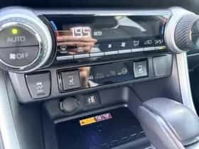 Toyota RAV4 (2025) thumbnail 25