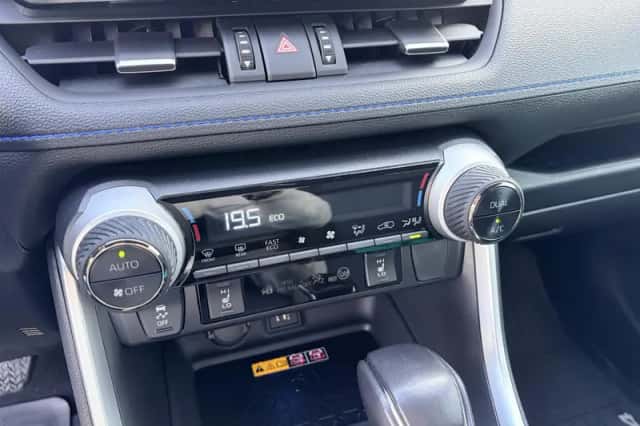 Toyota RAV4 (2025) thumbnail 26