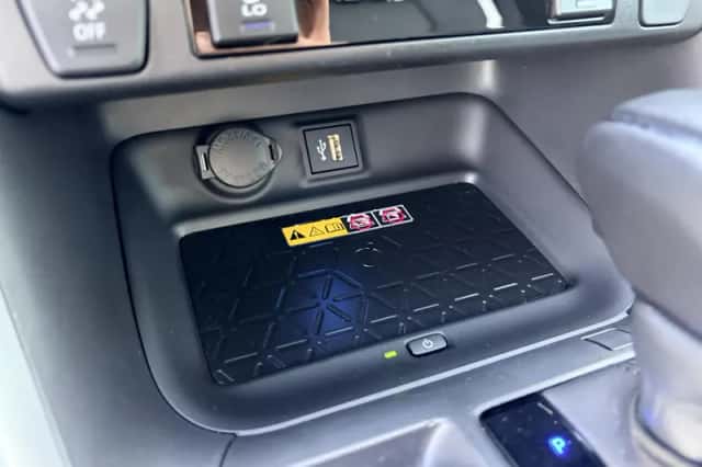 Toyota RAV4 (2025) thumbnail 27