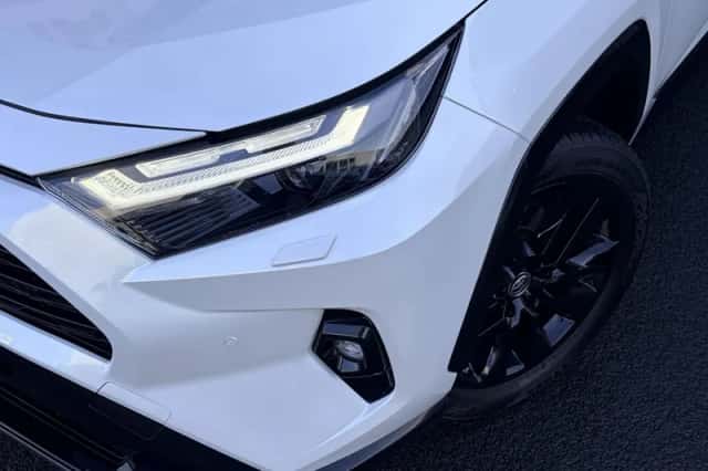 Toyota RAV4 (2025) thumbnail 5