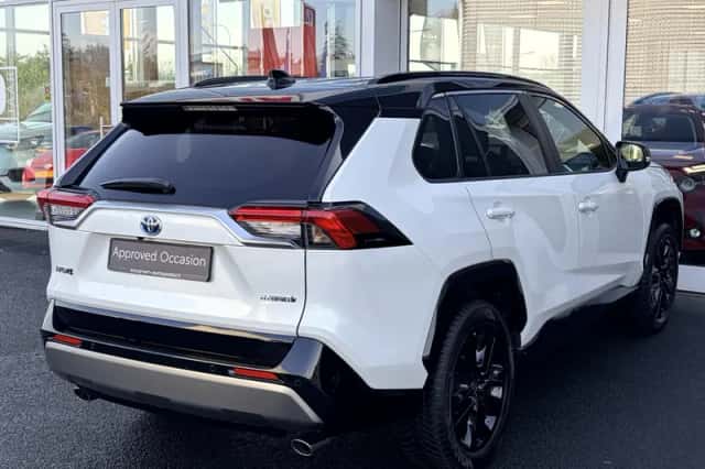 Toyota RAV4 (2025) thumbnail 7
