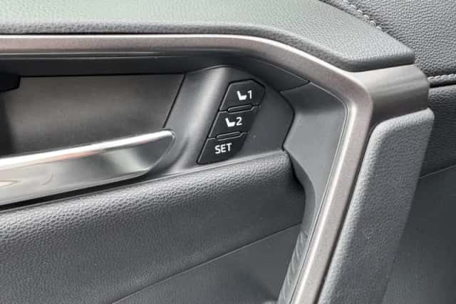 Toyota RAV4 (2024) thumbnail 19