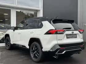Toyota RAV4 (2024) thumbnail 6