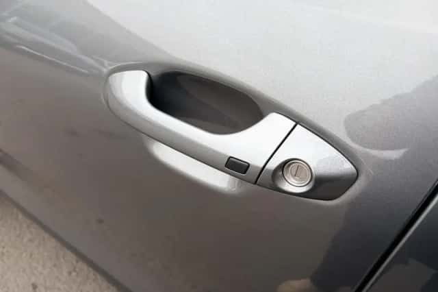 Kia Stonic (2025) thumbnail 5
