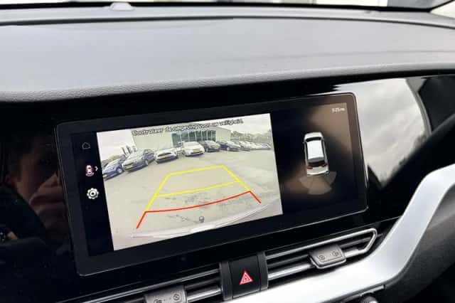 Kia Niro (2022) thumbnail 16