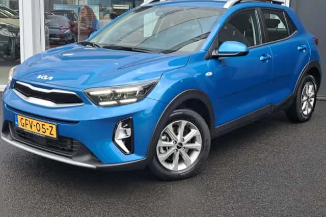 Kia Stonic (2024) thumbnail 2