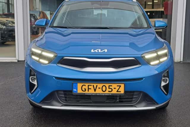 Kia Stonic (2024) thumbnail 3