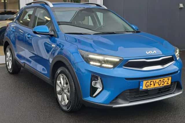 Kia Stonic (2024) thumbnail 4