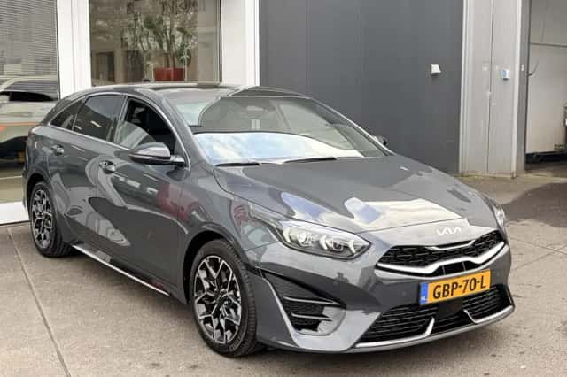 Kia Proceed (2024) thumbnail 4