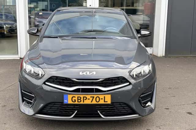 Kia Proceed (2024) thumbnail 5