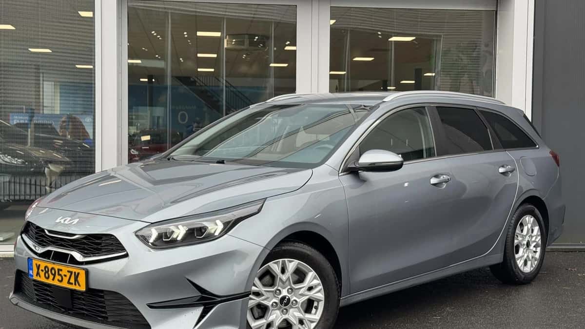 Kia Ceed Sportswagon (2024) — foto 1