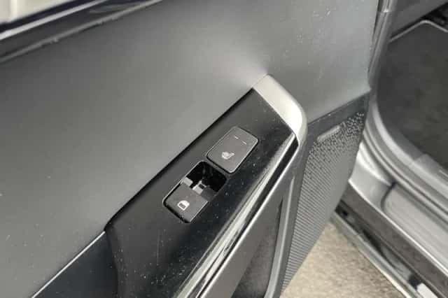 Kia EV6 (2024) thumbnail 31