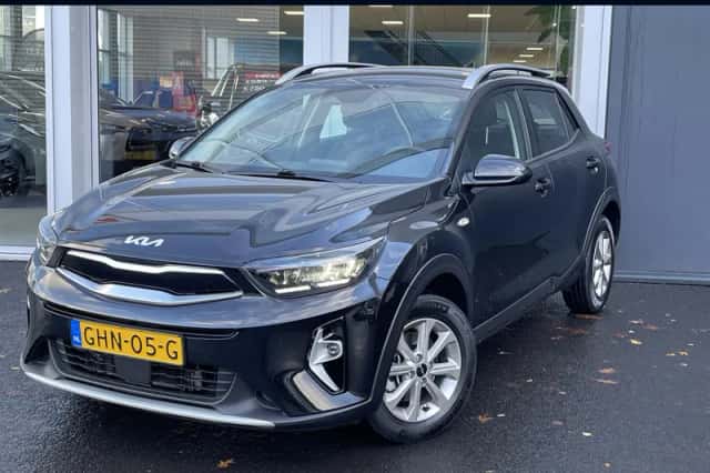 Kia Stonic (2024) thumbnail 1