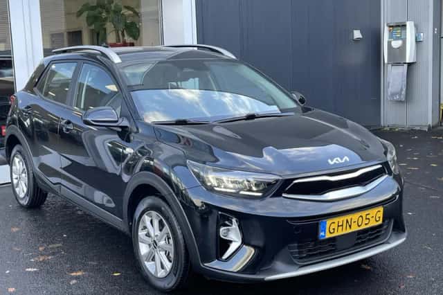 Kia Stonic (2024) thumbnail 2