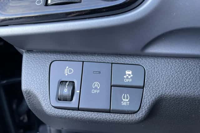 Kia Stonic (2024) thumbnail 12