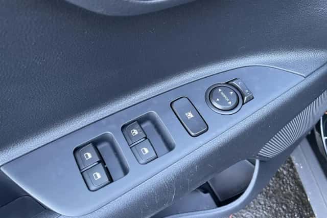 Kia Stonic (2024) thumbnail 13