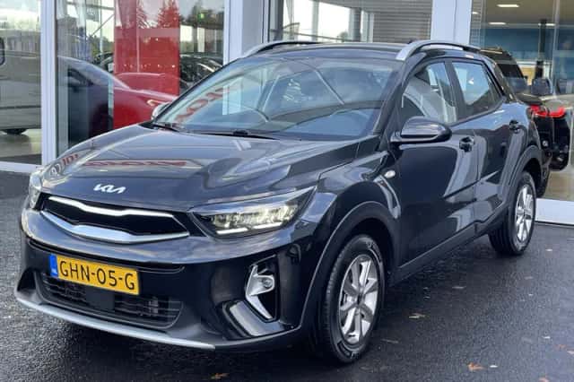 Kia Stonic (2024) thumbnail 4