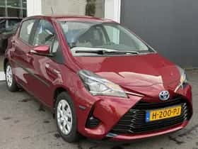 Toyota Yaris (2020) thumbnail 2