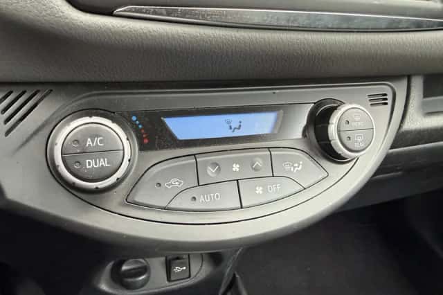 Toyota Yaris (2020) thumbnail 18