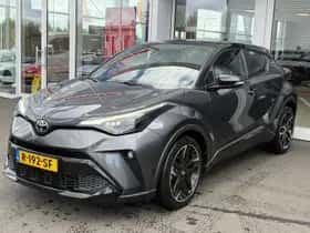 Toyota C-HR (2022) thumbnail 2
