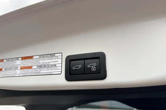 Toyota Yaris Cross (2023) thumbnail 35