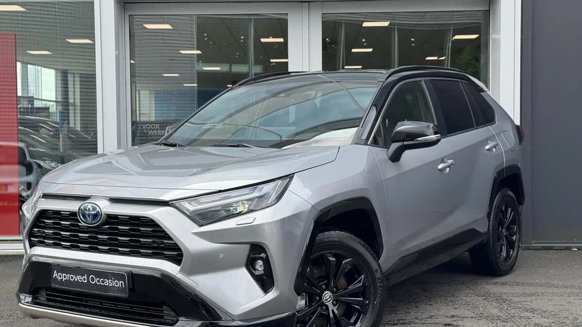 Toyota RAV4 (2024) — foto 1