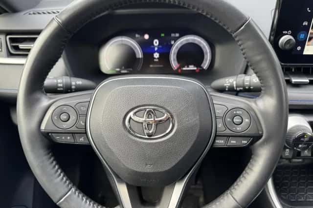 Toyota RAV4 (2024) thumbnail 12