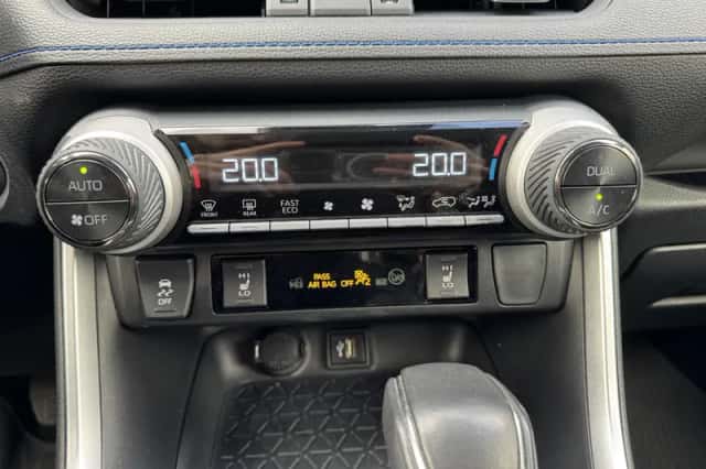 Toyota RAV4 (2024) thumbnail 17