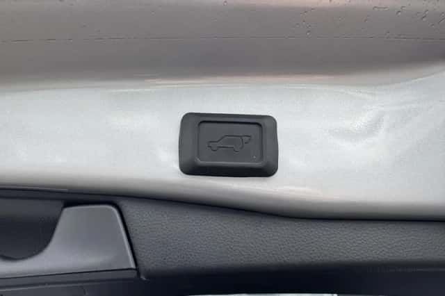 Toyota RAV4 (2024) thumbnail 28