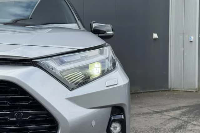 Toyota RAV4 (2024) thumbnail 5