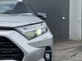 Toyota RAV4 (2024) thumbnail 5
