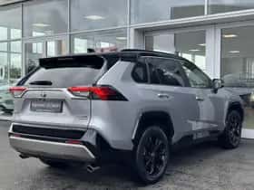 Toyota RAV4 (2024) thumbnail 8