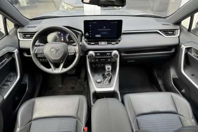 Toyota RAV4 (2024) thumbnail 9